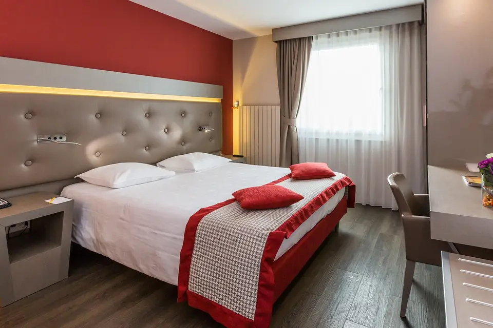 Everness Hotel & Resort - IMAGE