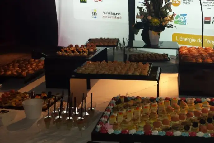 Les Plaisirs de la Table - Image 1